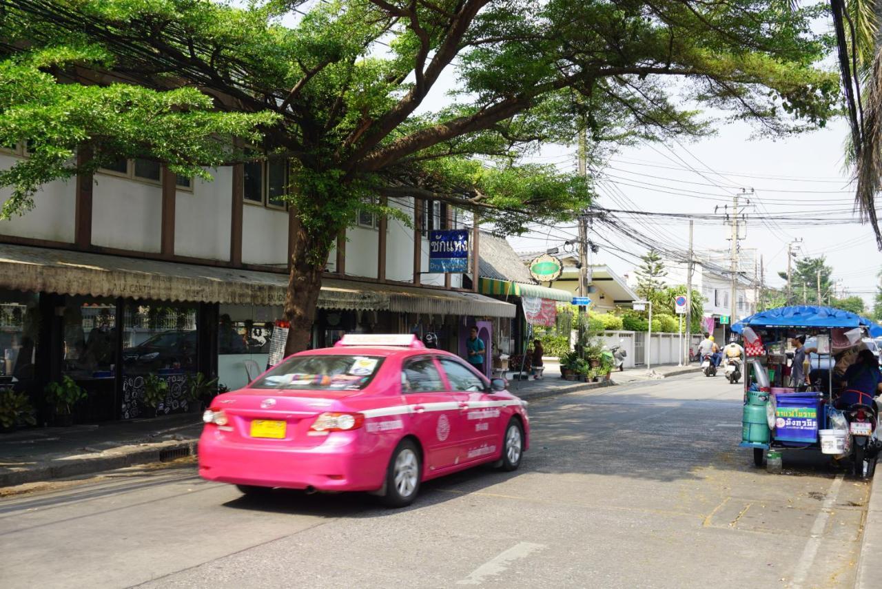 Third Rock Hostel Bangkok Exterior foto